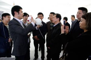 四川省领导九游会j9电子考察无极灯项目
